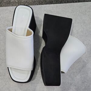 🐢 Michael Kors Super High Sandal Wedge Size 9 Like New!